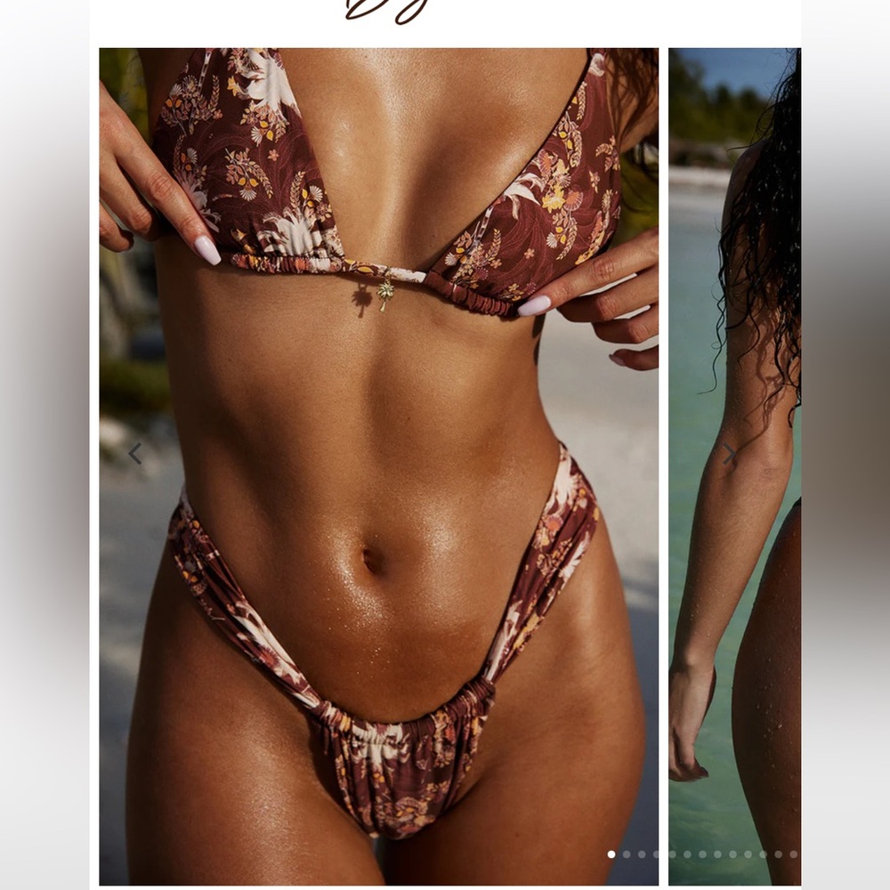 Bydee Australia bikini in palmera